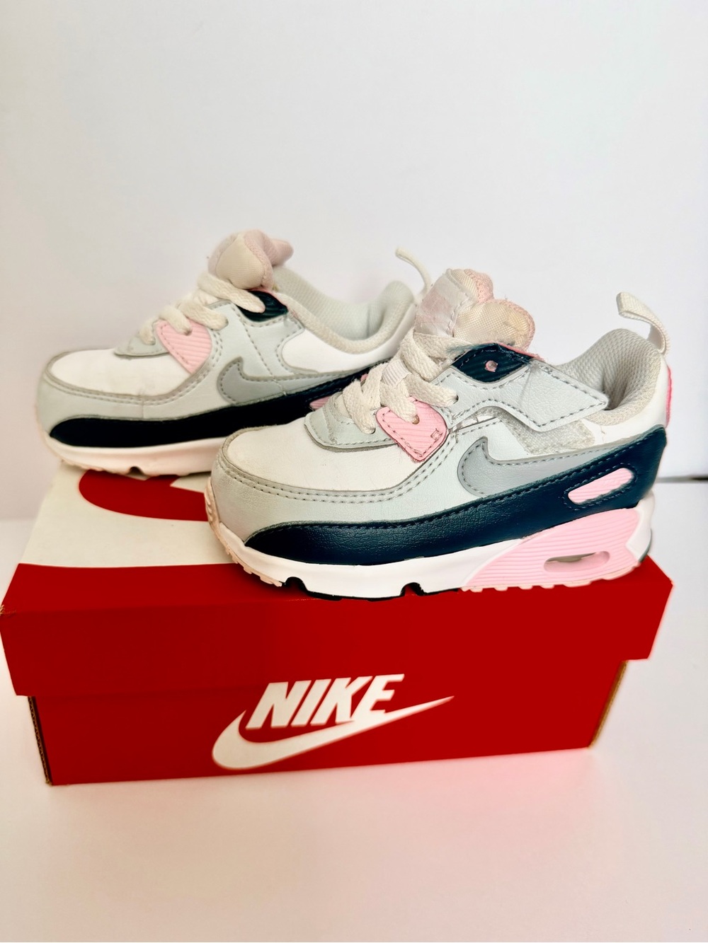 Nike Kids Sneakers in White, Pink & Navy
